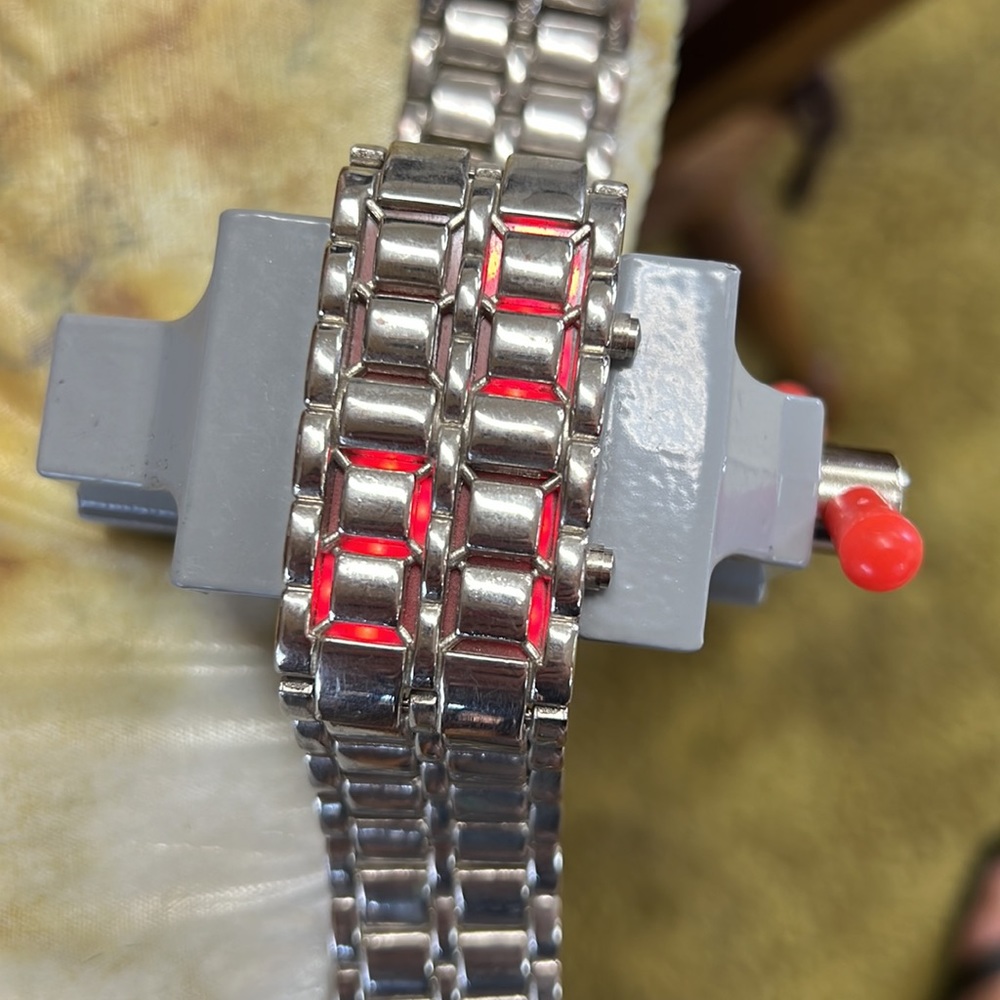 Vintage Face-Free LCD Watch - Picture 5 of 8
